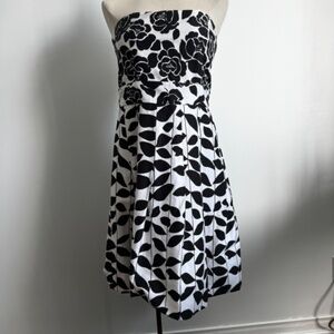 Jolibel - White and Black Floral Strapless Balloon Dress
